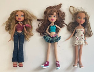 3 X BRATZ MODEPUPPEN 2001 KIANI + 2 MGA ANGEZOGENE SCHUHE RESTPOSTEN - Bild 1 von 8