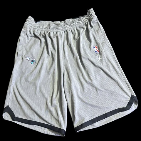 NBA Charlotte Hornets Basketball Coaches Shorts Jordan Gray Size Large-Tall Cover