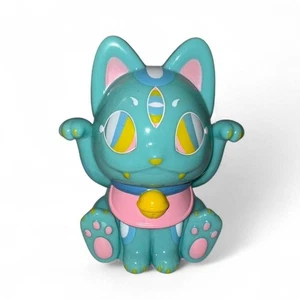 MOMOMONSTER ELMO TING Three-eyed Cat Figure Vinyl Sofubi H10CM - Bild 1 von 2