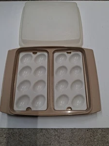 Tupperware Deviled Egg Keeper Carrier 16 Egg Slots Almond 4 Piece Vintage - Picture 1 of 5