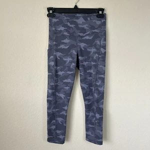 Athleta Leggings Womens XS Gray Camo Ultimate Stash Pocket Texture Capri Yoga - Picture 1 of 10