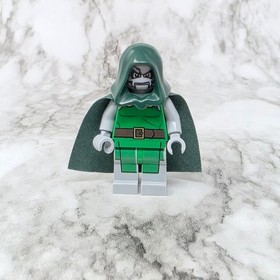 Lego Dr. Doom Minifigure Marvel 76005