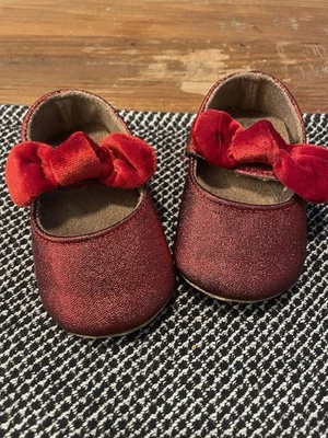 Zapatillas Rojo Rubí Bebé Talla 12 Foto 1 de 4