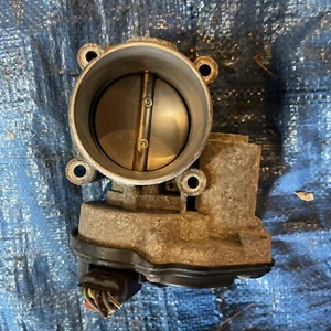 2011-2019 Ford Explorer Throttle Body - Picture 1 of 5