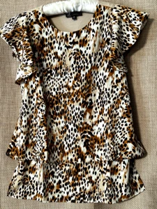 DG2 Diane Gilman Top XS Beige Brown Tiered Leopard Print Popover Shirt Blouse - Picture 1 of 6