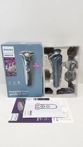 Philips Norelco Shaver 5400/Rechargeable Wet&Dry Shaver w Pop-Up Trimmer - Picture 1 of 3