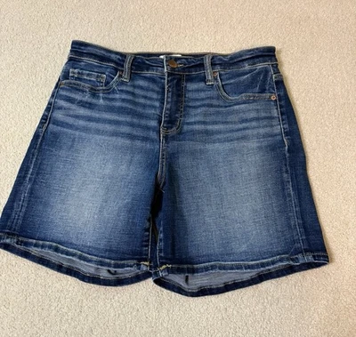 Pantalones Cortos BKE Hebilla Gabby Para Mujer Talla 27 Denim Jean Lavado Medio Tiro Medio Distress Foto 1 de 4