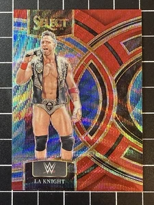 2024 WWE Panini Select Premier Level Red Wave Prizm/99 LA Knight #170 - Imagen 1 de 2