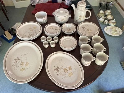 Juego de vajilla Royal Doulton Sandsprite surtido de 40 piezas Foto 1 de 4