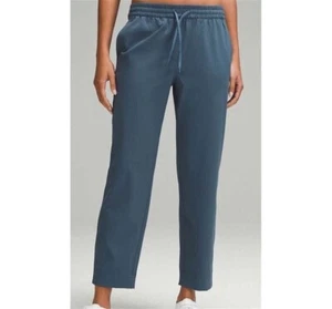 Lululemon Tapered Leg Mid-Rise 7/8 Pant *Luxtreme Size Small True Navy - Picture 1 of 5