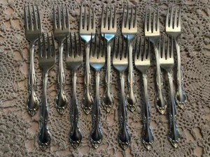 VINTAGE COMMUNITY SILVERPLATE FREDERICKSBURG CAKE OR SALAD FORK - Picture 1 of 3