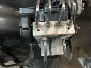 2016 Subaru Forester Anti-Lock Brake Part Modulator Assembly CVT - Bild 1 von 14