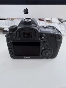Canon 5D Mark IV fast neu verpackt mit allem Zubehör - Bild 1 von 9