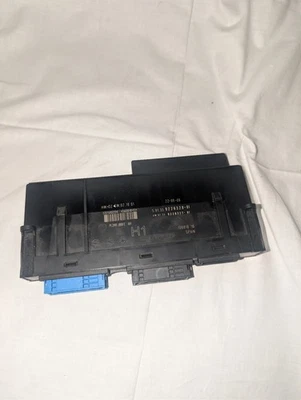 BMW E90 BCM 3 Series LCi 09-13 Body Control Module Fusebox 9226328 - Image 1 of 2
