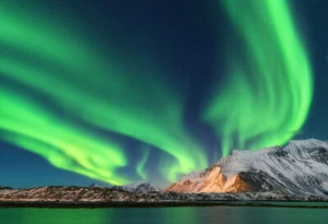 Póster de viaje de Northern Lights v2 varios tamaños - Imagen 1 de 1