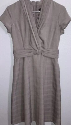 Vestido Ellen Tracy Gris Manga Gorra Faja Cintura Plisado Clásico Carrera Vaina Talla 4 Foto 1 de 4