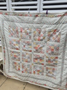 Traditional Patchwork Quilt - Picture 1 of 3