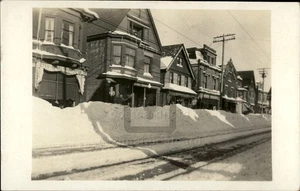 RPPC Milwaukee, WI 2722 North Ave. Daniel Funk, Funks Market, Winter Wisconsin - Bild 1 von 5