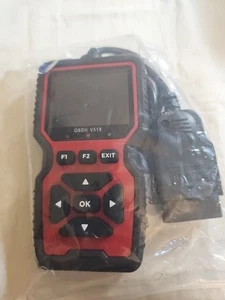 V519 OBD II Diagnostic Scanner Professional Code Read Engine System Car Tool - Picture 1 of 3