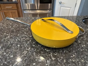 Sartén para saltear alcaravea de 4,5 cuartos de galón con tapa de 12" amarilla antiadherente con revestimiento de cerámica segura para horno - Imagen 1 de 6