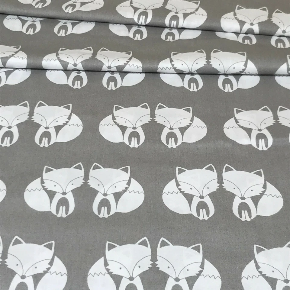 TELA ZORROS BLANCO SOBRE GRIS 100% ALGODÓN por metro