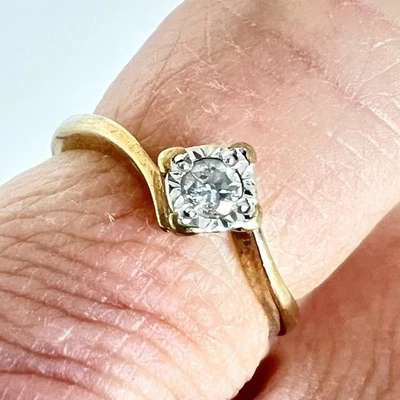 Vintage 9ct Gold Ring Diamond Solitaire Yellow Gold Hallmarked 9K Size i - Image 1 of 4