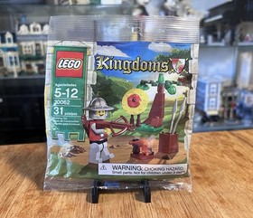 New Rare 2010 LEGO Kingdoms 30062 Target Practice Polybag Set Knight Minifigure