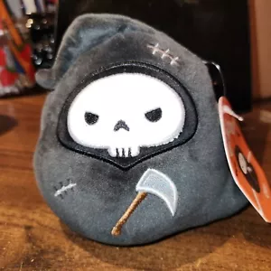 NUOVO con etichette SQUISHMALLOWS AUTUNNO HALLOWEEN 2024 OTTO THE GRIM REAPER 4,5” - Foto 1 di 4