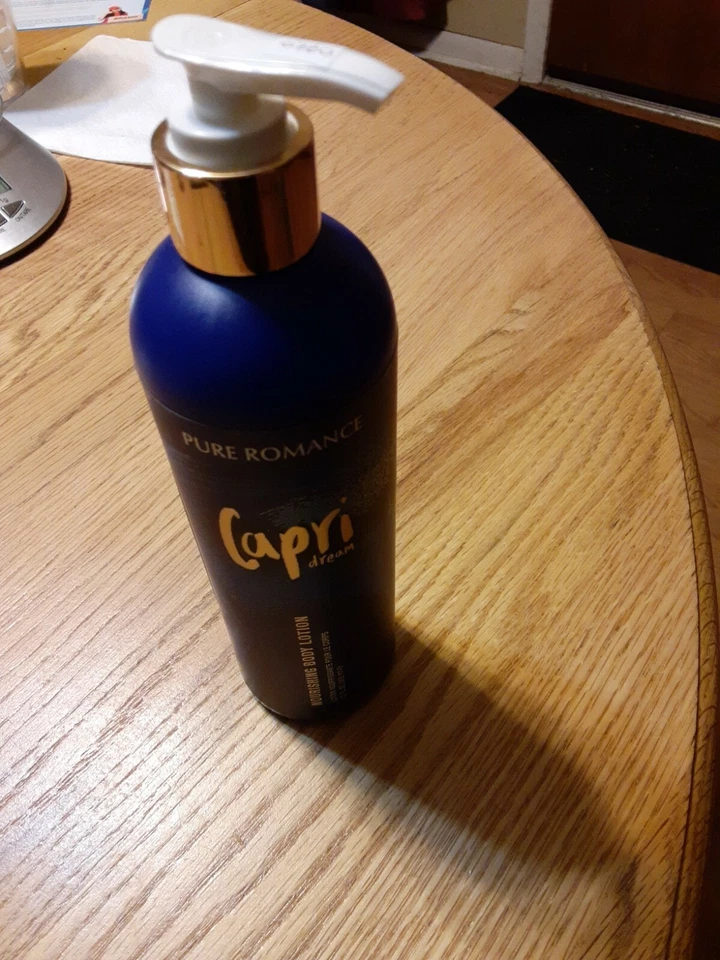 Loción corporal Pure Romance Capri Dream 12 fl oz  Foto 1 de 1