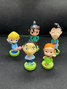 SORPRESINE SERIE I ROTEO' KINDER E FERRERO 2004 CON BASE TONDA A CALAMITA - Foto 1 di 37