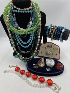 JOB LOT MODERN AND VINTAGE GLASS BEAD COSTUME JEWELLERY - Picture 1 of 6