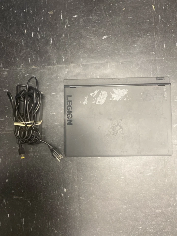 Lenovo Legion Y530 15.6" i7 CPU 16GB 1TB (EZ5001781) Foto 1 de 4