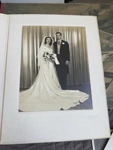ATEMBERAUBENDER HOCHZEITSTAG 1940er Braut: Bräutigam GROSSES FOTOGRAFIE VINTAGE S/W Barock - Bild 1 von 7