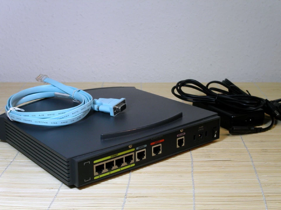 Cisco 836-K9 ADSL o ISDN 3DES VPN Router 48MB RAM PLUS IOS - Bild 1 von 1