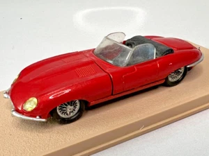 Eligor 1/43rd Scale No. 1152 1964 Jaguar "E" Type Roadster - Red - Picture 1 of 6