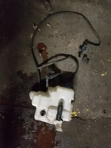 VW Bora SWR windscreen washer fluid tank headlight cleaning - Picture 1 of 2