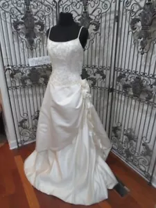 P56 COSMOBELLA SZ 8 IVORY $1299 BEADED WEDDING GOWN DRESS - Picture 1 of 19