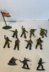 8 Vintage GUTS GROUND TROOPS Action Figure And Flag 1986 Military Toys - Picture 1 of 4