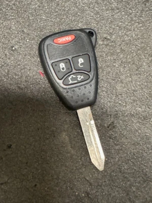 Chyrsler 2005-2014 llavero transmisor con llave en blanco 68273343 Foto 1 de 3