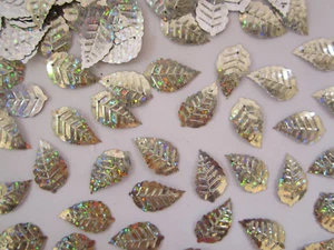 100 Application Patch Silver Sequins Christmas Decor Sheet Sew 2,5cm - Picture 1 of 5