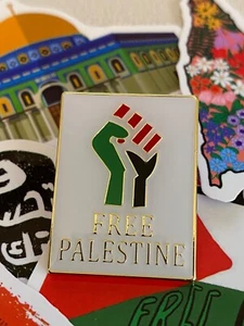 Free Palestine - Enamel Flag Lapel Pin Badge - Foto 1 di 2