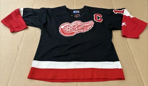 Camiseta deportiva Steve Yzerman negra Detroit Red Wings Starter vintage para hombre M cosida limpia - Imagen 1 de 23