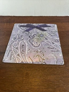 Vera Bradley Deep Night Paisley Imán Tablero de Memorias con Imanes Dormitorio Universitario - Imagen 1 de 5