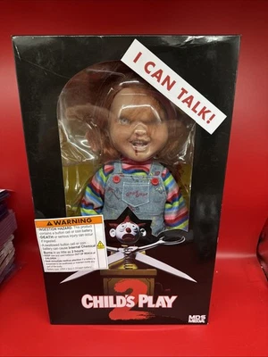 Childs Play 2 Amenacing Chucky 15" Talking Action Horror Figura Muñeca Mezco NUEVO Foto 1 de 4