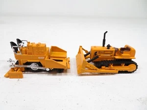 Cox Mini Power Lot of 2 Asphalt Finisher 4121 & Bulldozer 4113 1/48 LN 8266 - Picture 1 of 8