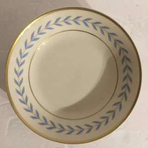 4 SHERWOOD By SYRACUSE FRUIT SAUCE BOWLS Old Ivory Blue Laurel Gold Trim 5" - Picture 1 of 2
