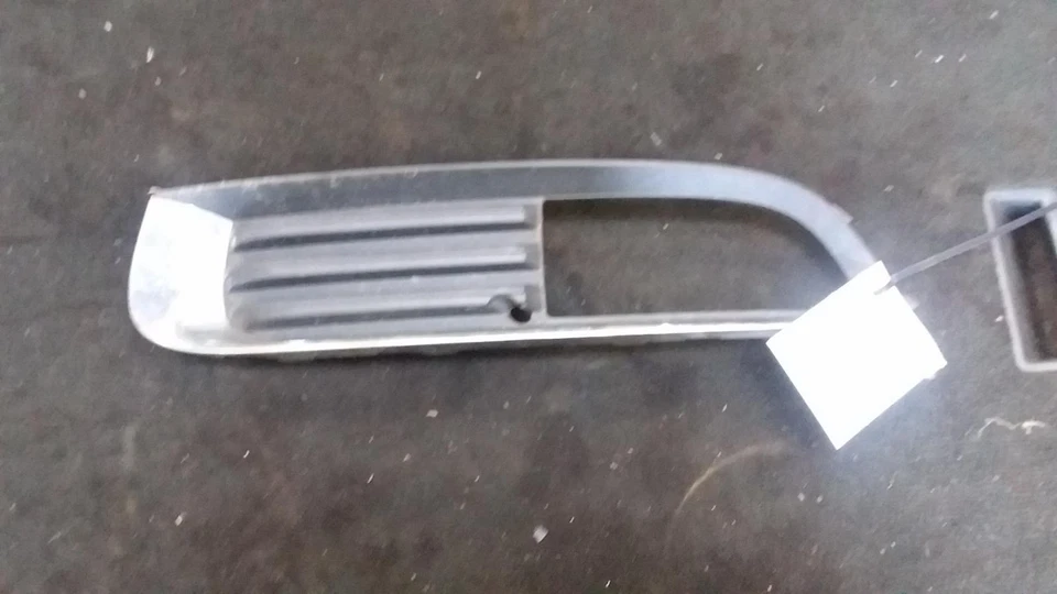 2013 OPEL INSIGNIA LH FOGLIGHT SURROUND INSIGNIA #31254 - image 1 of 2