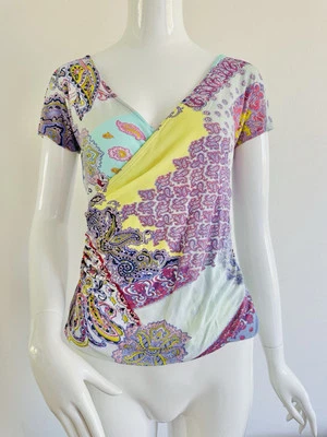 Blusa ETRO Milano Top Camiseta Paisley Viscose Elástica Decote V Envoltório Tamanho IT 44 M - Imagem 1 de 4