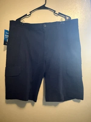 Haggar-Cargo Shorts-Men’s Size 40W- Navy- New with Tags - Image 1 of 4