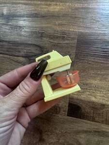 Vintage 80er Barbie Küchenzubehör Aufzieh Küchenmixer Barbie Zubehör - Bild 1 von 7